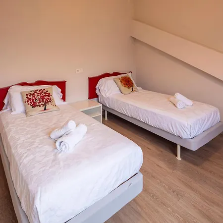 Beautiful Townhouse 20km From Bilbao Feriehus