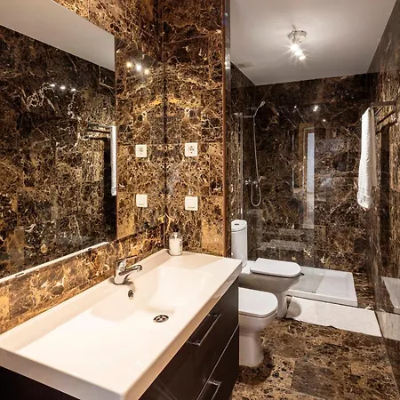 Feriehus Beautiful Townhouse 20km From Bilbao *