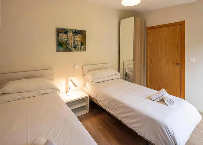 Beautiful Townhouse 20km From Bilbao Semesterbostad