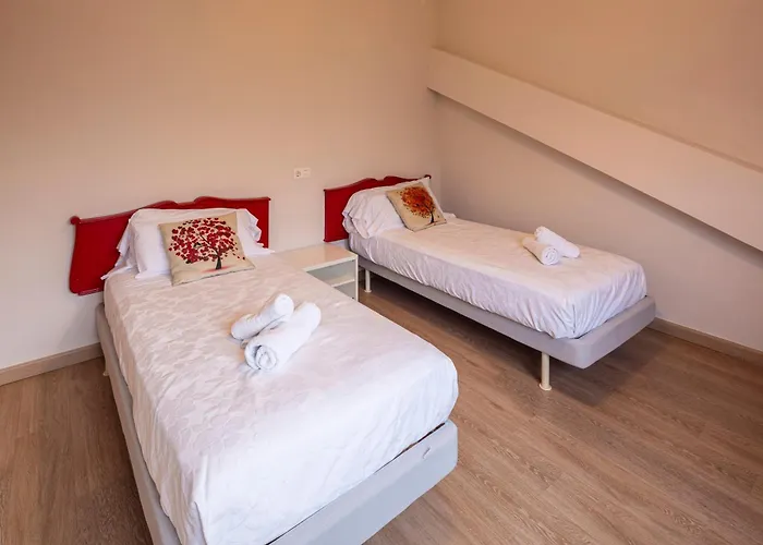 Beautiful Townhouse 20km From Bilbao Semesterbostad