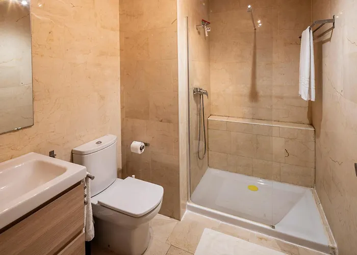 Semesterbostad Beautiful Townhouse 20km From Bilbao *