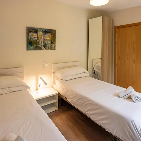 Beautiful Townhouse 20km From Bilbao Semesterbostad