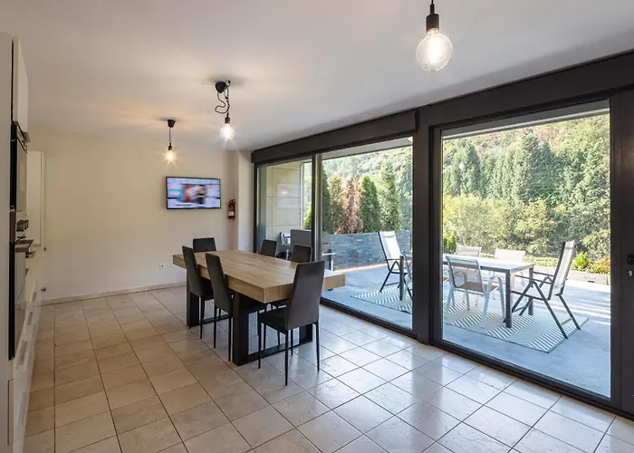 Beautiful Townhouse 20km From Bilbao Llodio