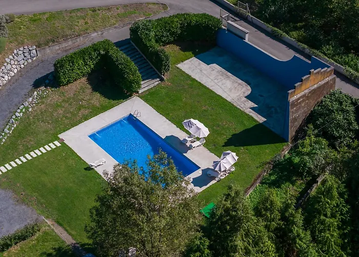 Beautiful Townhouse 20km From Bilbao Llodio